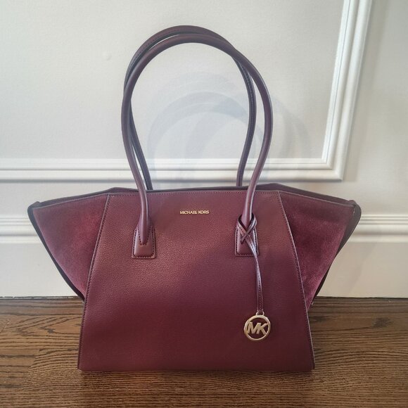 $628-NWT -Michael Kors Avril Extra-Large Tote 100% Leather-100% Suede - Picture 2 of 8